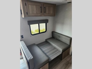Nouvelle caravane de camping Keystone C-o-l-e-m-a-n 17R 2026 à vendre - Product Image 4