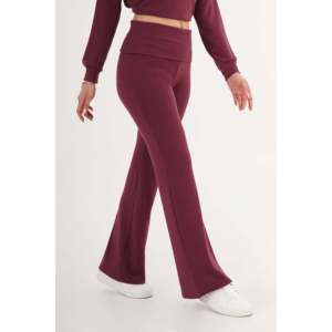 Pantalones Borgoña para Mujer con Detalle de Cintura Acanalada, Producto al por Mayor - Product Image 6