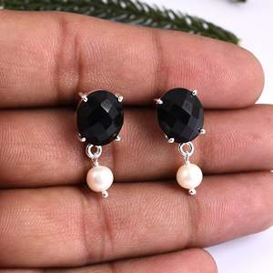 ต่างหูเงินแท้ 925 นิลดําพร้อมต่างหูมุกหยด - Product Image 4