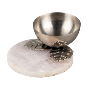 Bol de service en aluminium décoratif fait à la main avec base en marbre couleur argent fini pour les fruits sucrés aux noix - Product Image 1