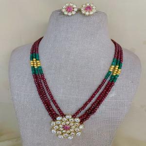 Atractivo conjunto de collar Kundan chapado en oro de tres capas de alta calidad, pendientes para mujer, joyería de diseñador para ropa de boda - Product Image 1