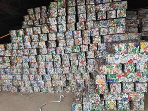 Déchets de canettes de boissons usagées en aluminium pur (99% de teneur en Al) d'origine DE - Product Image 6