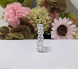 แหวนแต่งงานแบบคลาสสิกครึ่งวงประดับเพชรทรงรี 3.50 กะรัต ผลิตในห้องปฏิบัติการ สำหรับผู้หญิง วงทองคำขาว/เหลือง 10K/14K ของขวัญวันวาเลนไทน์ - Product Image 2