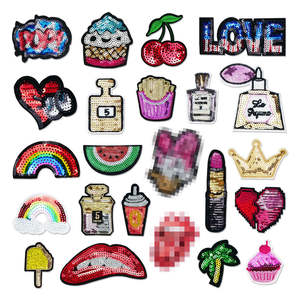 Parches bordados en 3D con lentejuelas, forma de corazón, tela chenilla, decoraciones termoadhesivas para sombreros, personalizables para diseñadores. - Product Image 1