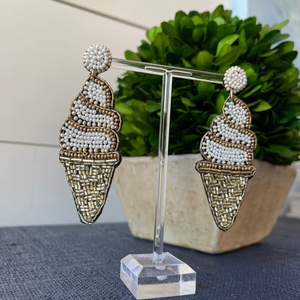 Pendientes Huggie Hechos a Mano con Cuentas de Algodón, Estilo Budista Único, Joyería de Diseño Elegante, Forma Ovalada Ligera para - Product Image 1