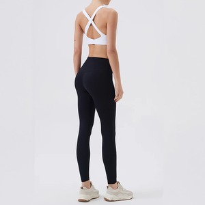 Soutien-gorge de sport léger sans couture à soutien élevé pour femmes séchage rapide Gym Fitness Wear Cross Stripe Design réversible grande taille avant - Product Image 2