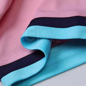 Tenue de football personnalisable de haute qualité avec un matériau durable 100% polyester, respirant, séchage rapide, design léger - Product Image 4