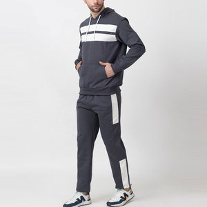 Último diseño Jogging Wear Nueva llegada Hombres Chándal Ropa de calle Superventas Hombres Chándal Color sólido Con capucha Conjuntos casuales Hombre - Product Image 2