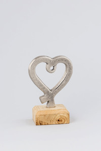 En forme de cœur en métal fini argent fait à la main, sculpture de villa d'intérieur, table créative et artisanat de bureau pour la décoration intérieure - Product Image 2