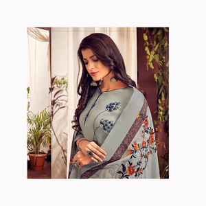 ชุดอีดสุภาพสตรีปาร์ตี้สวมสนามหญ้าชัลวาร์คามิซสุภาพสตรีสนามหญ้าหลัก 2024 สนามหญ้าบริสุทธิ์ 100% การออกแบบใหม่ - Product Image 3