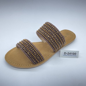 Sandale en cuir pour femmes, brodée à la main, multicolore, avec lanière en V, de haute qualité, sandales en cuir pur pour femmes. - Product Image 3