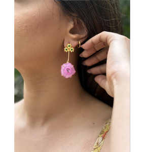 Pendientes Rosa Mate Serenity, Elegantes con Acabado Mate Suave, Joyería Rosa Delicada y Estilosa para Mujer, Perfectos para Uso Diario y Ocasiones Especiales - Product Image 2