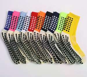 Gran oferta de calcetines de agarre, calcetines de algodón antideslizantes para deportes profesionales de fútbol, calcetines de algodón personalizados para correr con bordado absorbente para hombre - Product Image 6