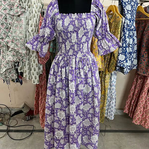 Robe en coton indien imprimé bloc à la main 100% robe longue en coton avec col carré Style décontracté tuniques indiennes brodées - Product Image 1