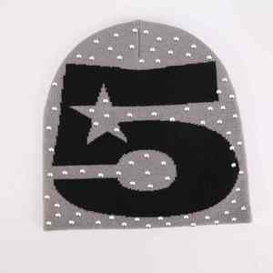 หมวกบีนนี่ประดับคริสตัลสุดอินเทรนด์ ให้ความอบอุ่นด้วยผ้าถักที่มีคริสตัลแวววาวและผ้าฟลีซนุ่มสบาย เหมาะสำหรับชุดแฟชั่นในฤดูหนาวที่อากาศหนาวเย็น - Product Image 5