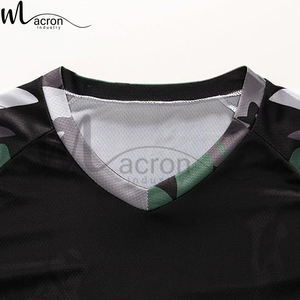 Maillot de course moto personnalisé avec logo, fabriqué au Pakistan par un bon fournisseur, en matière durable et flexible pour équipes de course, chemises pour hommes, modèle 2025 - Product Image 3