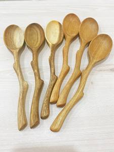 Vente en gros de cuillères en bois écologiques faites à la main à partir de matériaux naturels parfaites pour un usage quotidien à partir de cuillères en bois du Vietnam 99GD - Product Image 6