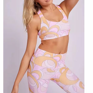 ชุดโยคะ 2 ชิ้น ยกกระชับสะโพก ยืดหยุ่น ระบายอากาศได้ดี แห้งเร็ว สายไขว้ที่เอว เสื้อชั้นในออกกำลังกายและกางเกง ชุดโยคะกระโปรงสั้น สีแดง - Product Image 4