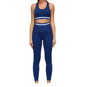 Vente chaude Ensemble de yoga pour femmes en matériau durable de haute qualité, couleur unie, taille élastique, logo sur le devant, prix bas - Product Image 1
