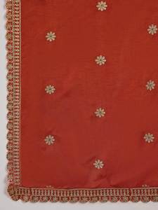 ชุดผ้ามัสลินไหมปักลายสามชิ้น พร้อมซับในผ้าฝ้าย คอวี แขนสามส่วน มีไซส์ S ถึง XXL - Product Image 3