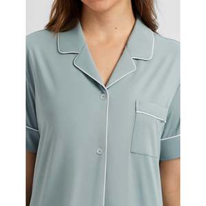 Chemise de nuit classique en bambou pour femme, à manches courtes, en tissu tissé doux et confortable pour l'été, col en V, en modal - Product Image 3