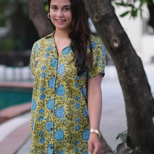 Conjunto de Pijama Elegante Estampado de Camisa y Pantalón de Algodón para Mujer y Niña - Product Image 1