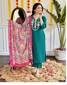 Pantalon Kurti en tissu Viscose Chanderi à la mode et exclusif avec du lin pur Dupatta pour filles costumes de fête pour une utilisation quotidienne - Product Image 3
