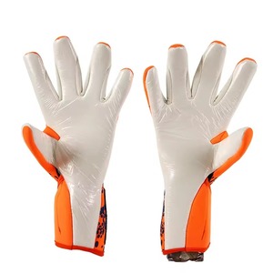 2024 การออกแบบขายส่งโลโก้ที่กําหนดเองถุงมือผู้รักษาประตูถุงมือผู้รักษาประตูฟุตบอลมืออาชีพระบายอากาศถุงมือฟุตบอลคุณภาพสูง - Product Image 1