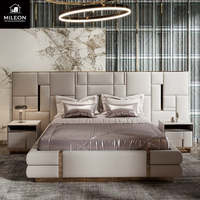 Nouveau style de villa moderne Tête de lit large Mobilier de chambre à coucher design Ensemble de chambre à coucher de luxe rembourré en tissu Personnalisation de l'hôtel
