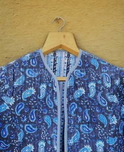 Manteau court Paisley bleu matelassé en coton indien fait à la main pour filles Jarkin Boho veste réversible manches longues veste d'hiver chaude - Product Image 2