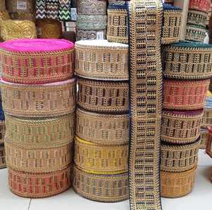 Bordado floral hecho a medida en varios colores en diseños étnicos para diversos fines en tamaño de 1,5 pulgadas de ancho para reventa. - Product Image 3