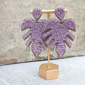 Pendientes de cuentas para mujer hechos con cuentas de vidrio 100% t, diseño elegante, ligeros y perfectos para ocasiones informales y formales. - Product Image 2