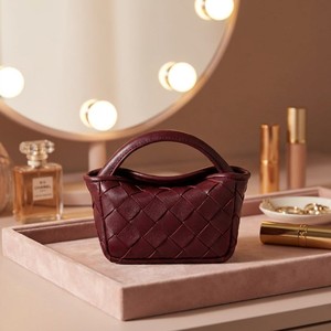 2026 Neue Mini Handgewebte Cobble-Tasche für Damen, Kleine Crossbody-Schultertasche aus PU-Leder, Lippenstifttasche mit Charm-Anhänger, OEM - Product Image 5