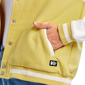 แจ็คเก็ตวาร์ซิตี้สไตล์วินเทจคุณภาพสูงสำหรับผู้ชายและผู้หญิง หนังแท้สำหรับฤดูหนาว พร้อมโลโก้ด้านหน้า แจ็คเก็ตผู้ชาย - Product Image 3