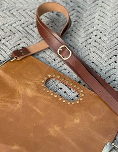 กระเป๋าทรงถังหนังแท้สำหรับผู้หญิงทันสมัยกระเป๋าสะพายไหล่สายเดี่ยวมีสไตล์หรูหราลูกกวาดกันน้ำสไตล์วินเทจลายม้า - Product Image 1