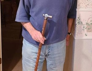 Bastón de madera victoriano para mujeres y hombres, bastón en espiral con cabeza de martillo - Product Image 6