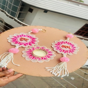 Shubh Labh traditionnel Puja décor forme ronde porte suspendue avec des perles Shubh Labh pour Diwali mariage guirlandes et couronnes - Product Image 1