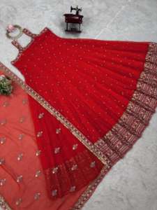 Ethnic Elegance Ensemble en fausse georgette avec micro-intérieur et quatre côtés bordés de dentelle Dupatta - Product Image 4