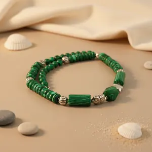 Collier en perles de malachite pour femme, élégant, bijoux en pierres précieuses, cadeau - Product Image 1