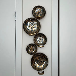 Ensemble de bougeoirs muraux en verre mosaïque doré de luxe, applique murale en métal pour la décoration intérieure élégante de maisons, hôtels et mariages haut de gamme - Product Image 1