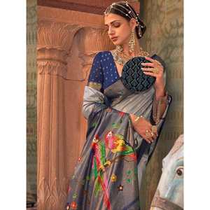 Sari Tradicional de Seda Estampada Paithani Gris, Elegante Traje de Boda - Product Image 3