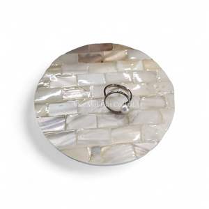 ผู้ผลิตโดยตรง ที่รองแก้วสไตล์โบฮีเมียน ทำจากเปลือกหอยมุก ผลิตในเวียดนาม สำหรับขายส่ง อุปกรณ์เครื่องดื่ม ของตกแต่งบ้าน สำหรับการจัดจำหน่าย - Product Image 3