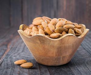 Cuenco de madera decorativo para ensaladas y servir alimentos Cuenco de madera personalizado hecho a mano en Nuevo para cuenco de utensilios de cocina - Product Image 5