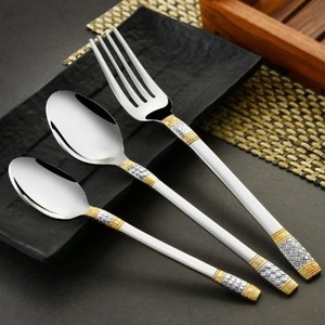 Meilleur service de couverts en métal avec poignée en relief finition argentée pour les ensembles de couverts de table à manger - Product Image 6