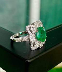 Emerald Flower Beautiful Ring Elegant Green Gemstone Jewelry For Women Delicate Floral Style Gift Daily Wear Crystal Energy - Product Image 5