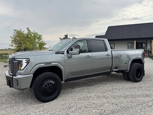 GMC Sierra 3500HD Denali Ultimate Crew Cab Dually 4x4 2024 - Product Image 3