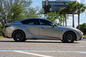 Lexus IS 500 F Sport Performance Premium ปี 2023 สภาพดี ใช้งานน้อย 6 พันไมล์ เครื่องยนต์ V8 แบบดูดอากาศธรรมชาติ 472 แรงม้า ไม่ได้ดัดแปลง - Product Image 3