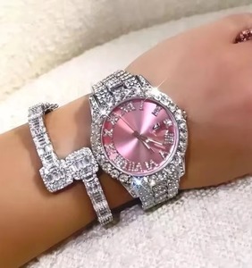 Montre en diamant entièrement glacée pour filles Montre bling tendance pour collège et style de rue disponible à un prix abordable - Product Image 1