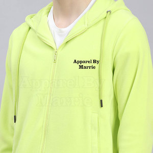 Chándal de corte holgado para hombre, perfecto para viajar o actividades ligeras, con material suave y un look informal. - Product Image 5