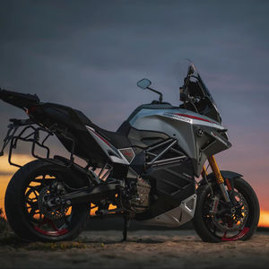 Energica Experia Premium Electric Touring Adventure Edition, neuf en stock, à vendre - Product Image 2